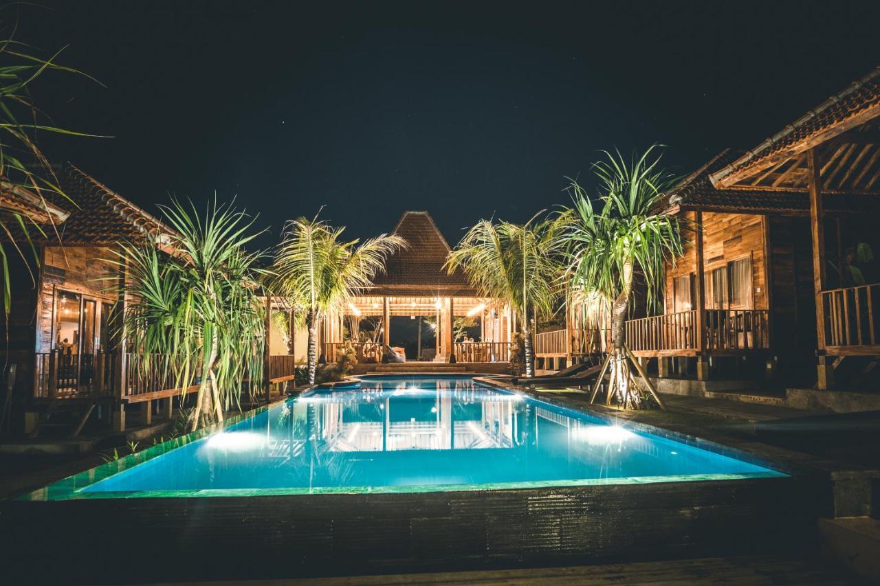 Ocho Bali Surf Camp Apartment Uluwatu  Exterior photo